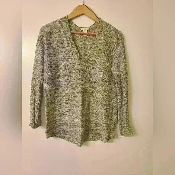 H&M Women's Sweater - Picture 1 of 3